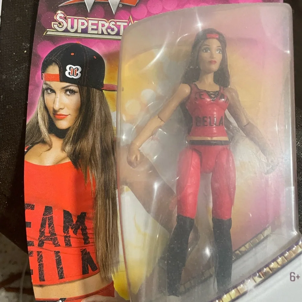 Nikki Bella figure - Picture 1 of 1